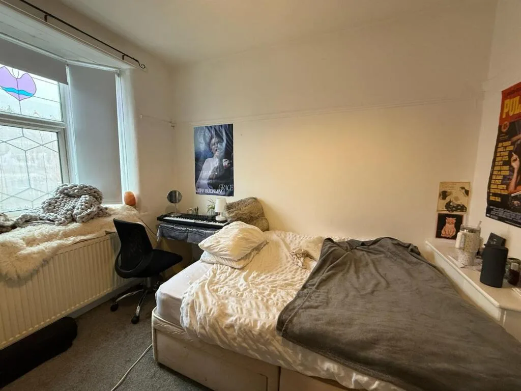 6 bedroom house for rent
