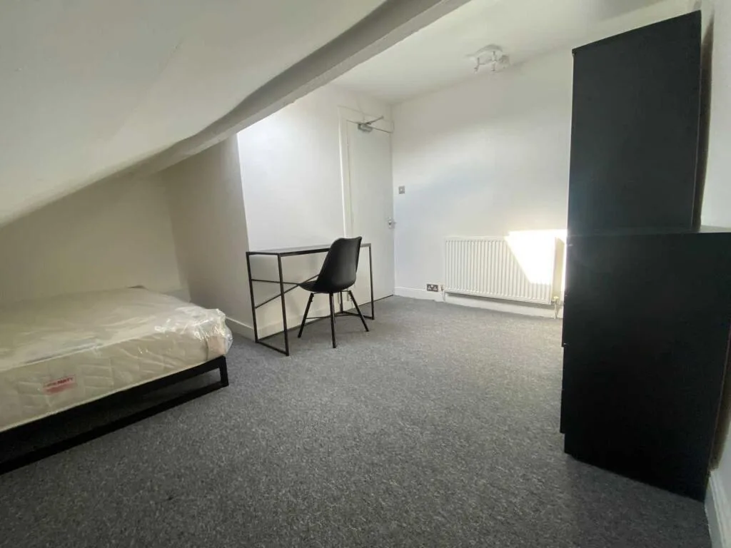 6 bedroom terraced house for rent