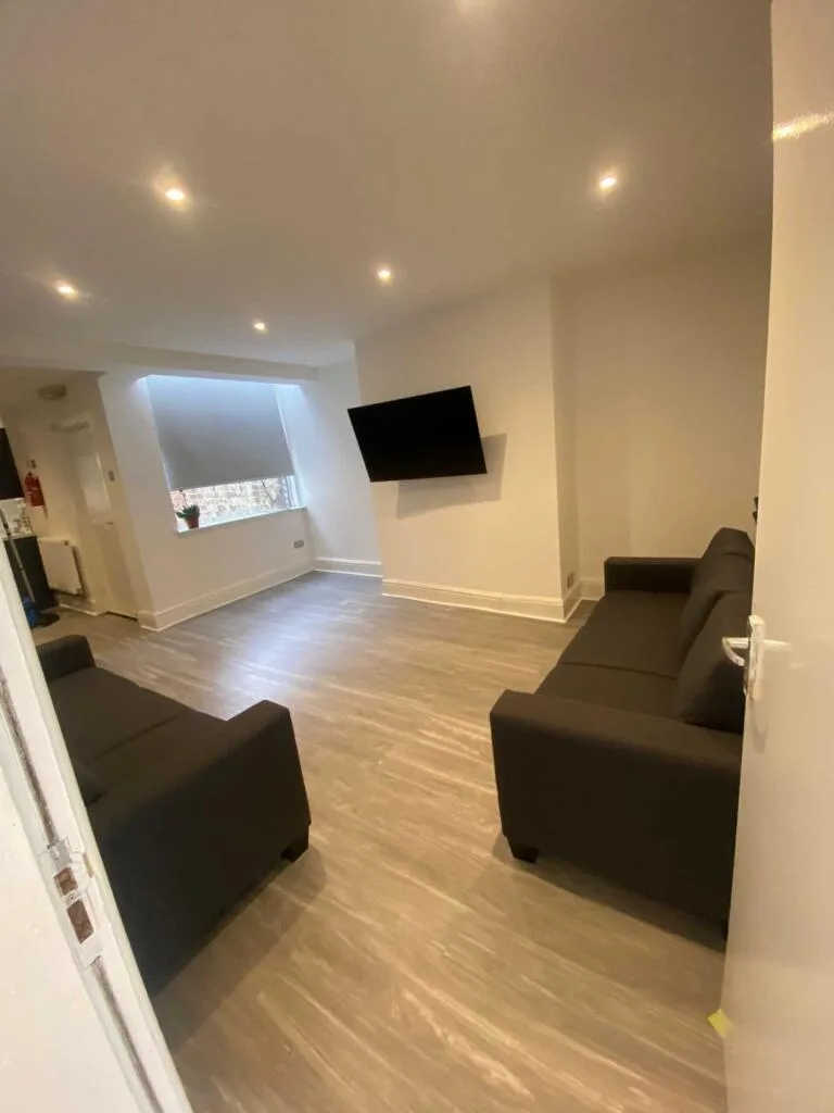 6 bedroom terraced house for rent