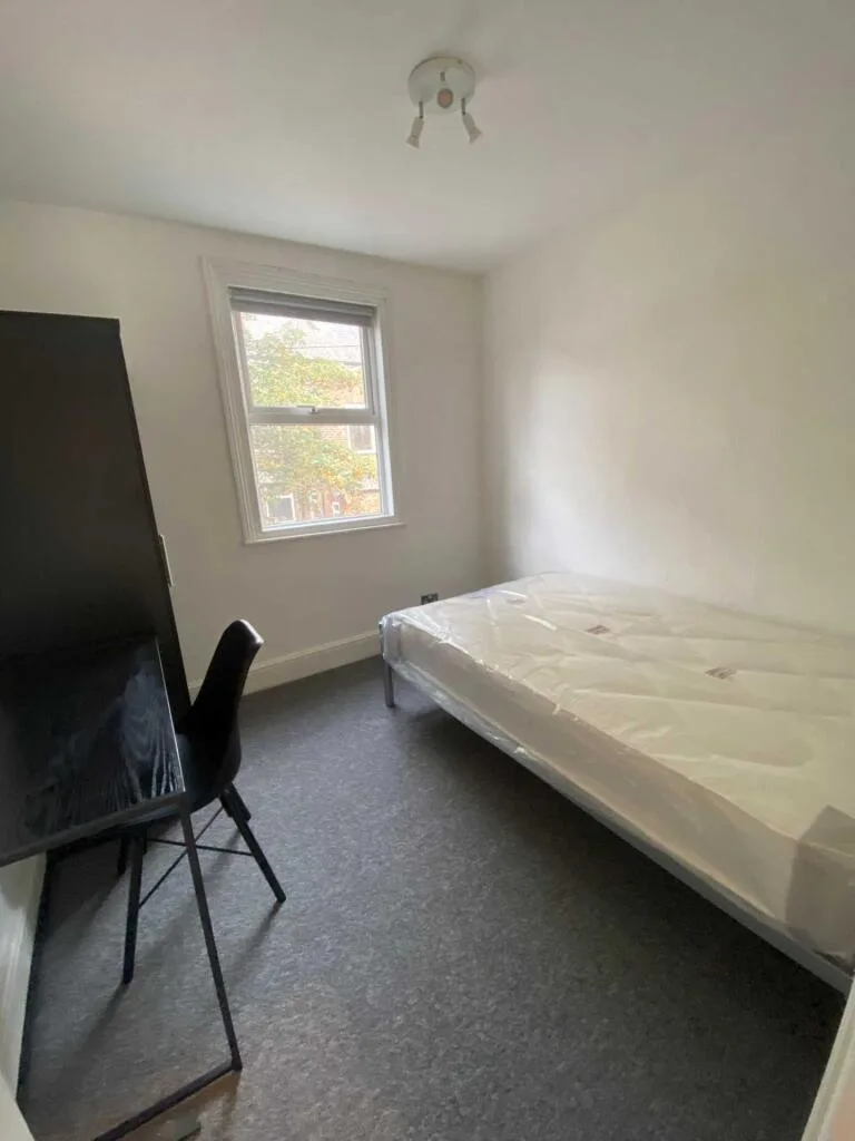 6 bedroom terraced house for rent