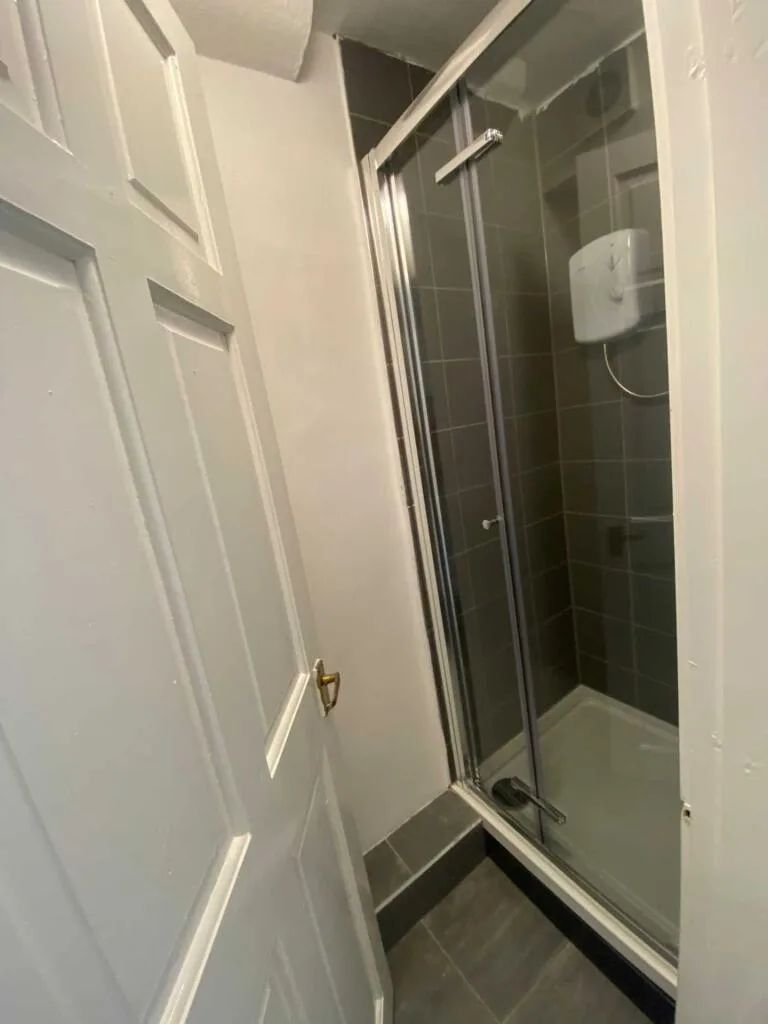 6 bedroom terraced house for rent