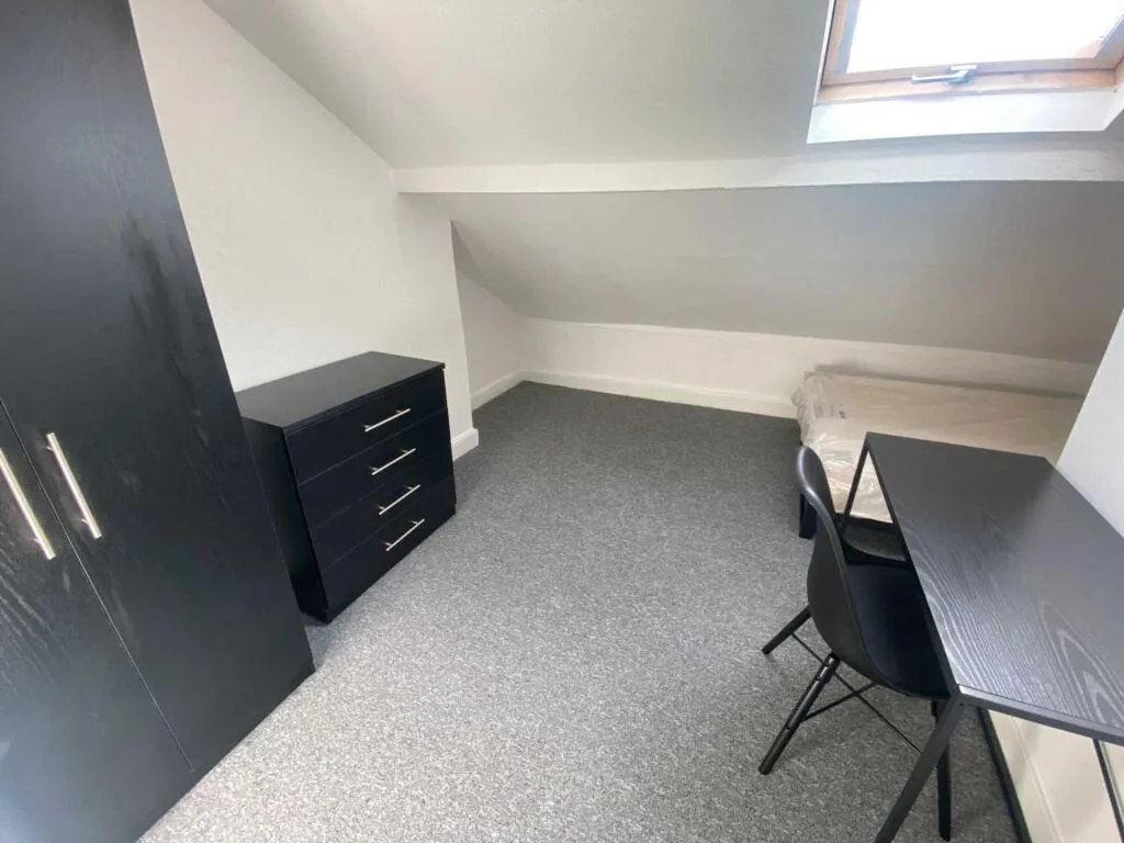 6 bedroom terraced house for rent