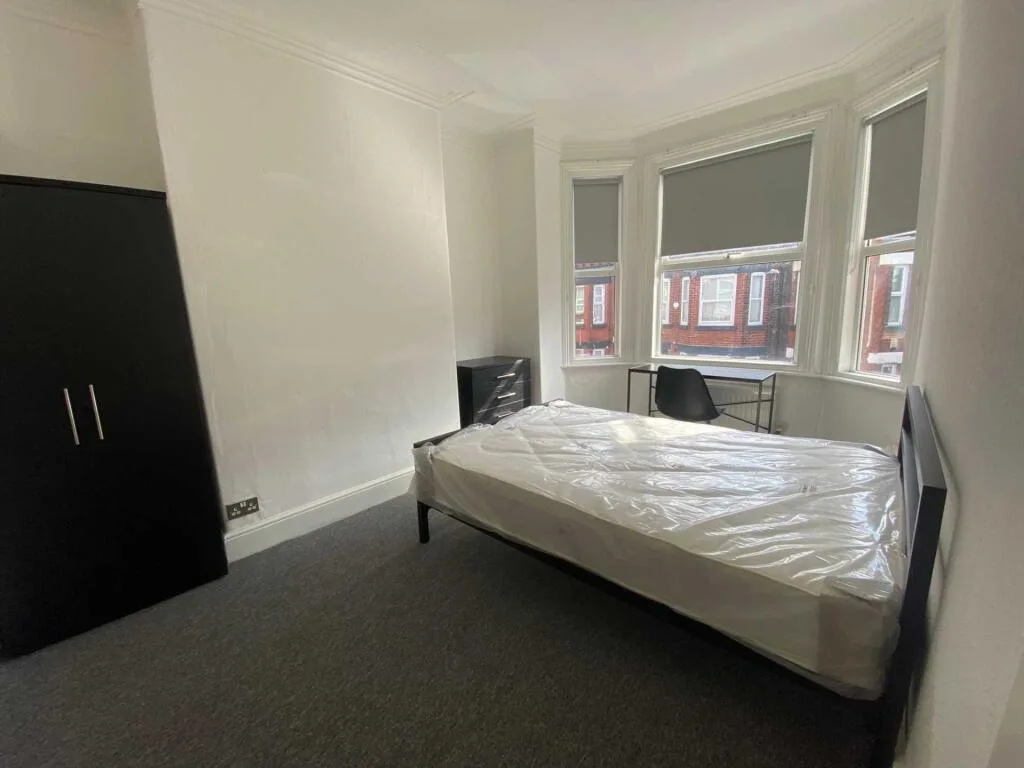 6 bedroom terraced house for rent