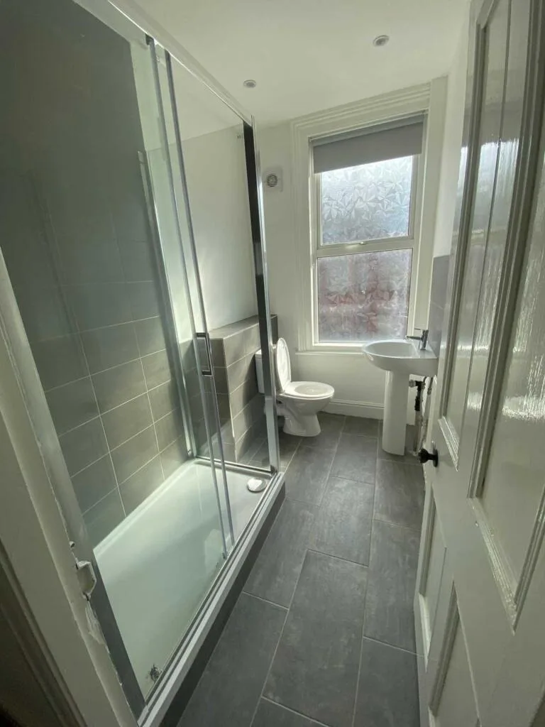 6 bedroom terraced house for rent