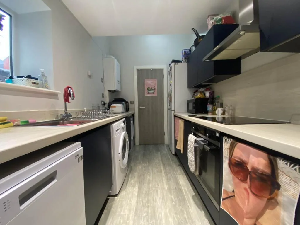 5 bedroom terraced house for rent