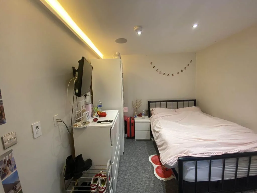 5 bedroom terraced house for rent