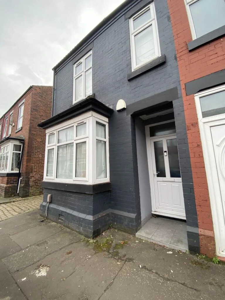 5 bedroom terraced house for rent