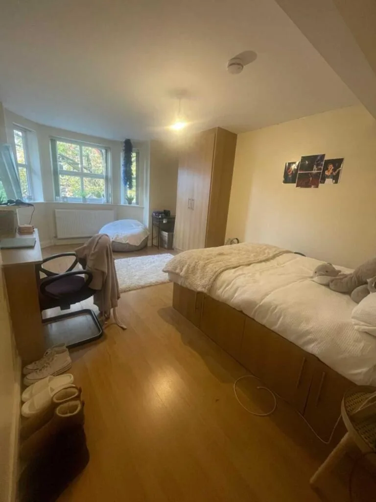 5 bedroom semi-detached house for rent