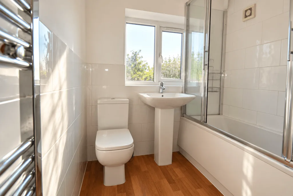 4 bedroom semi-detached house for rent