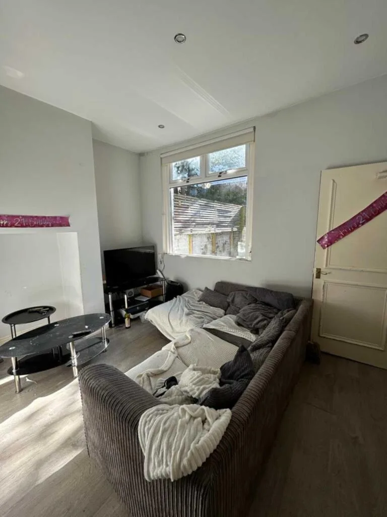 5 bedroom terraced house for rent