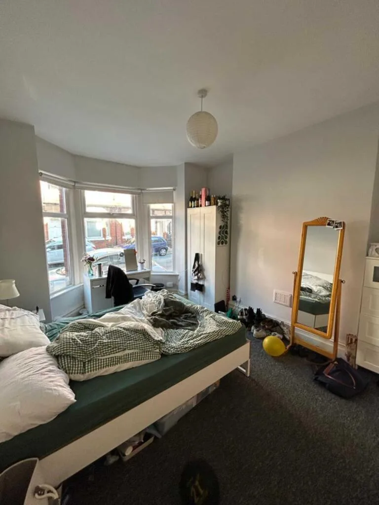 5 bedroom terraced house for rent