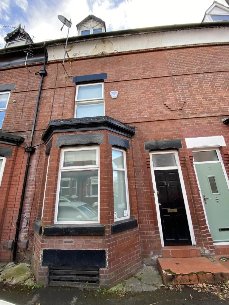 5 bedroom terraced house for rent