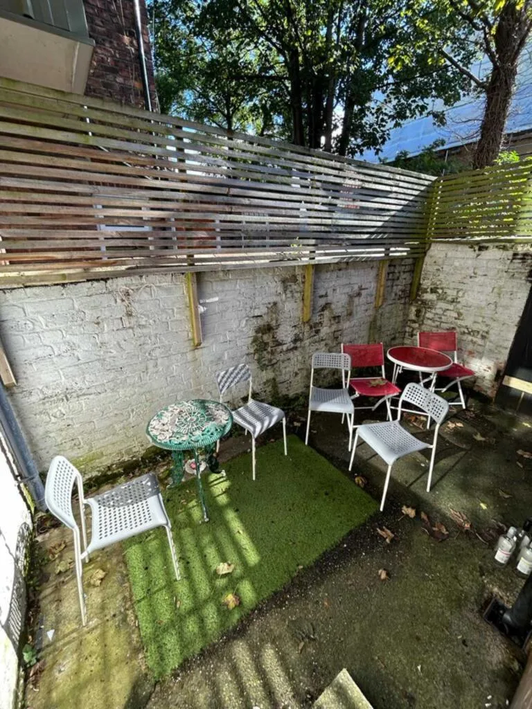 5 bedroom terraced house for rent