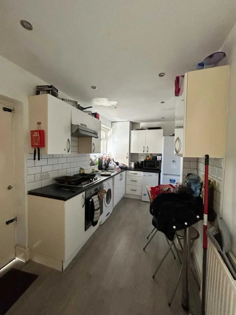 5 bedroom terraced house for rent