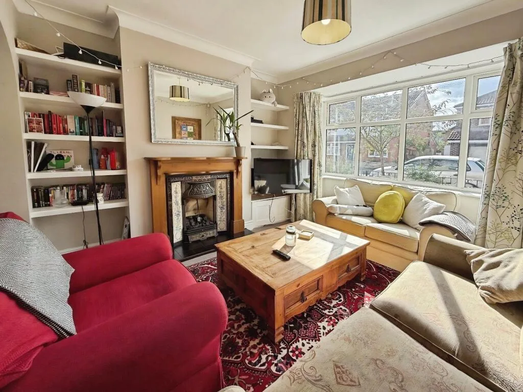 4 bedroom semi-detached house for rent