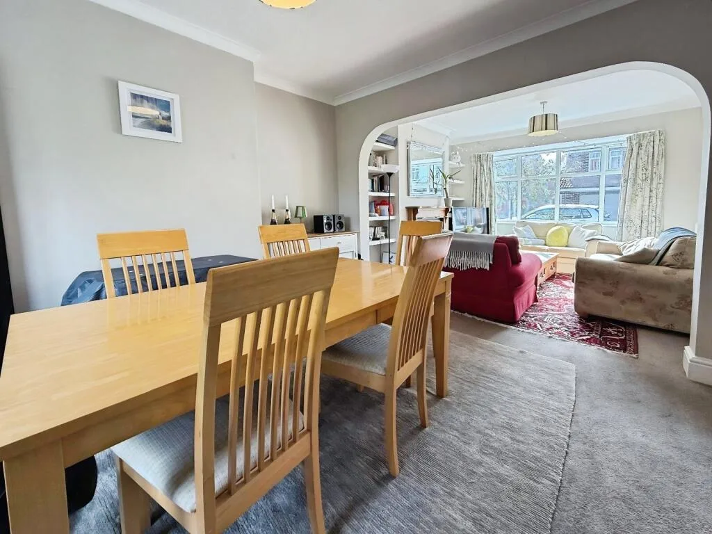 4 bedroom semi-detached house for rent