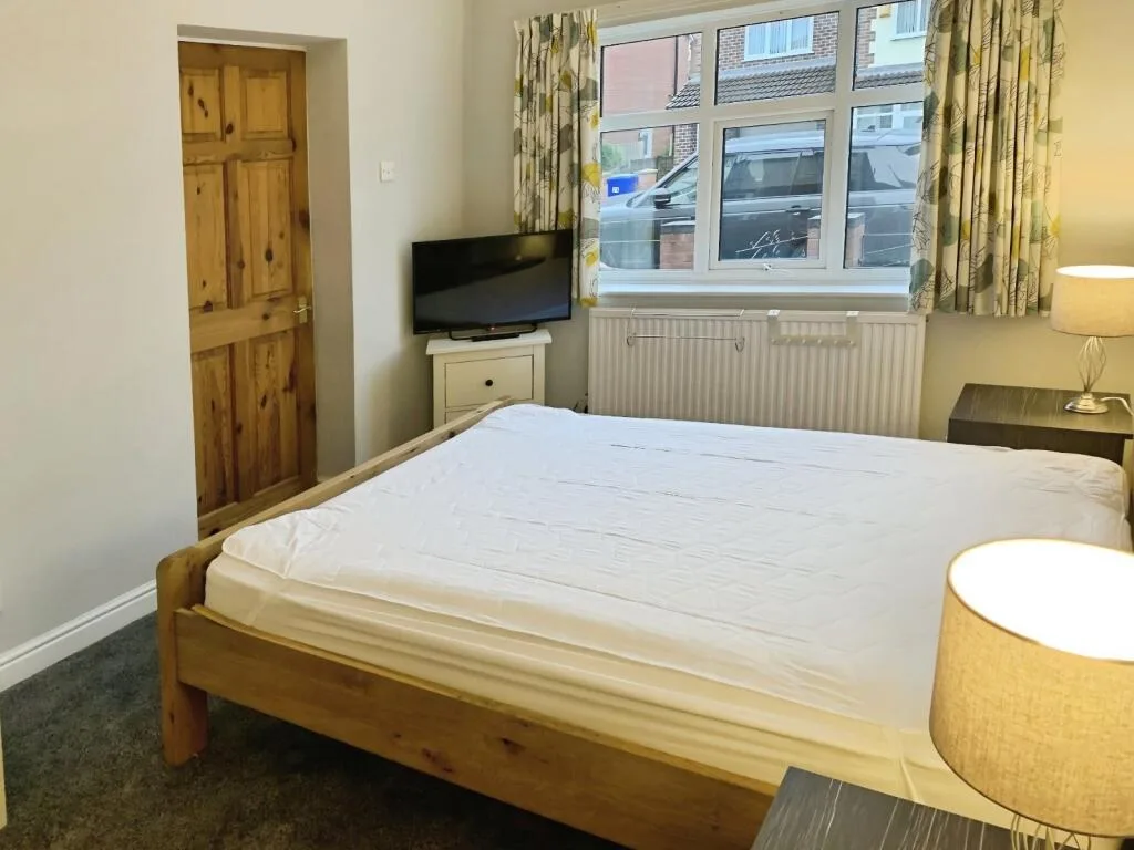 4 bedroom semi-detached house for rent