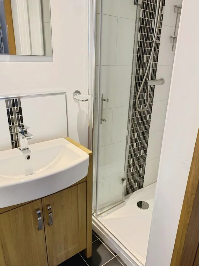 4 bedroom semi-detached house for rent