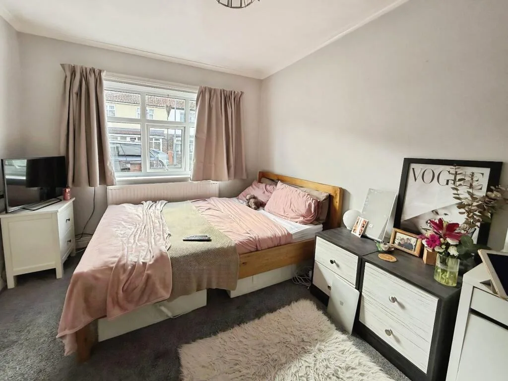 4 bedroom semi-detached house for rent