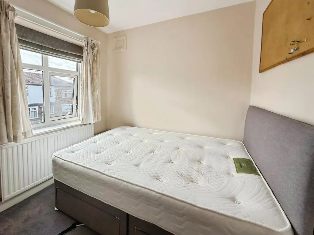 4 bedroom semi-detached house for rent