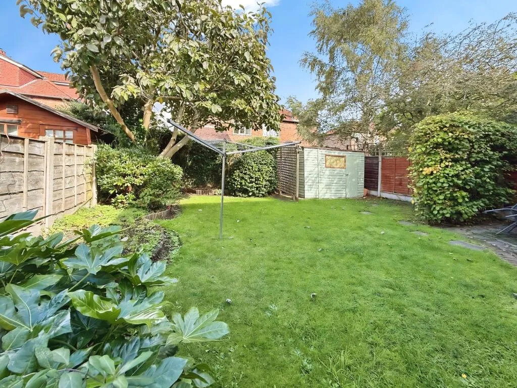 4 bedroom semi-detached house for rent