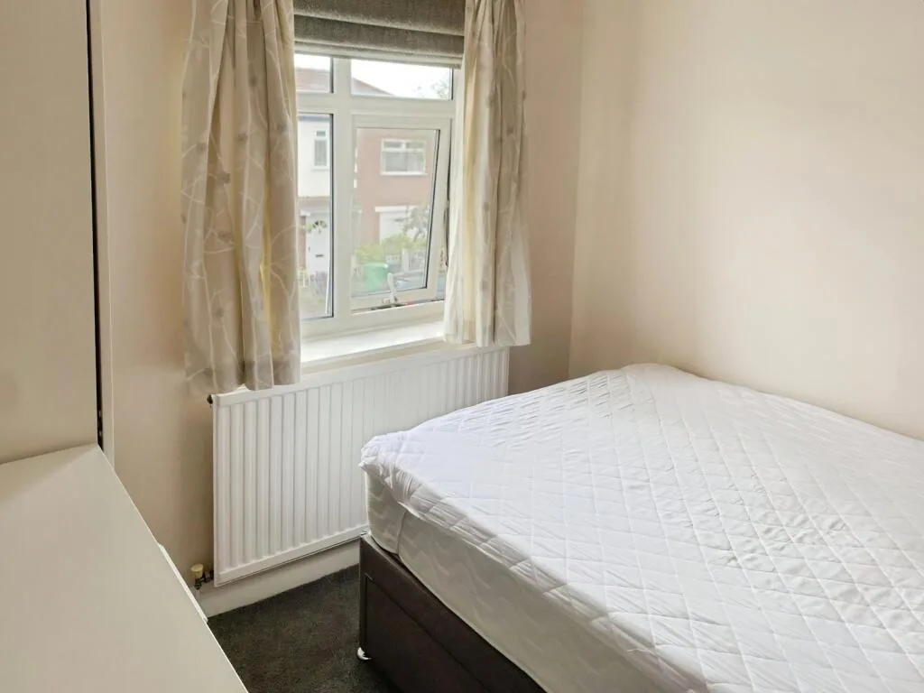 4 bedroom semi-detached house for rent