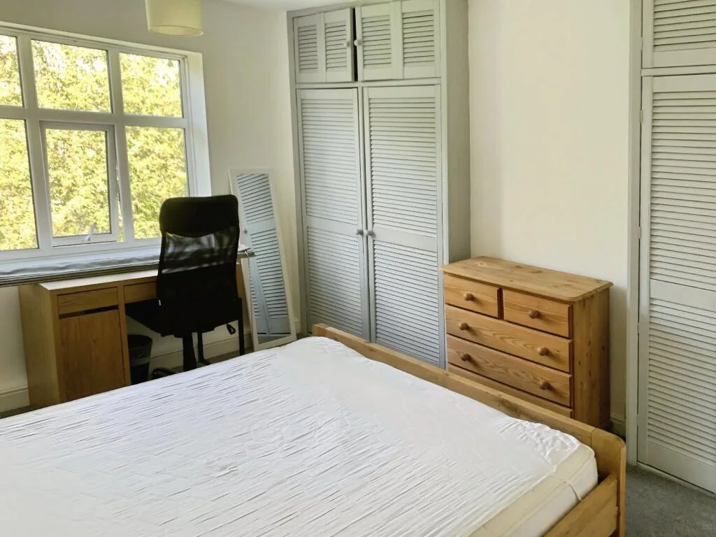 4 bedroom semi-detached house for rent