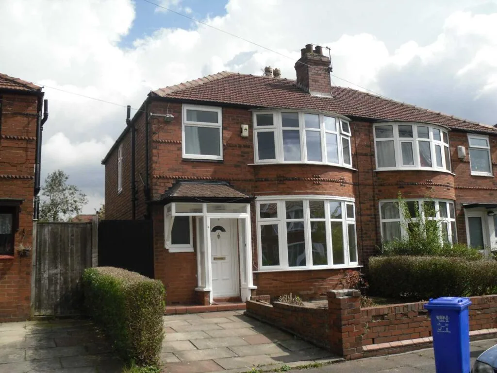 3 bedroom semi-detached house for rent