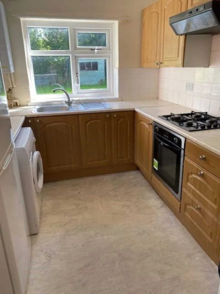 3 bedroom semi-detached house for rent