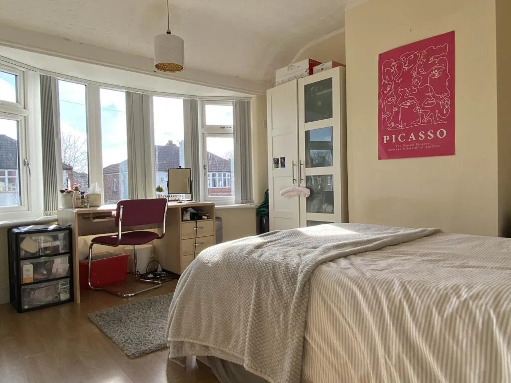 4 bedroom semi-detached house for rent