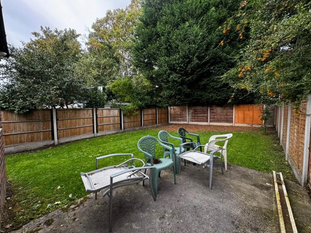 4 bedroom semi-detached house for rent