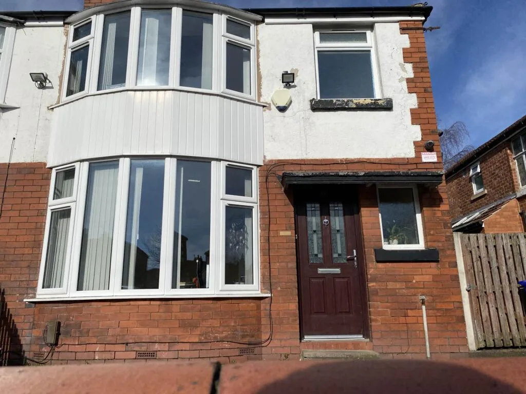 4 bedroom semi-detached house for rent