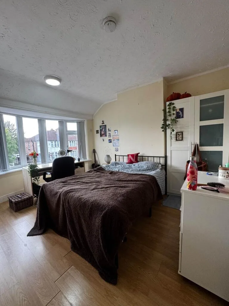 4 bedroom semi-detached house for rent