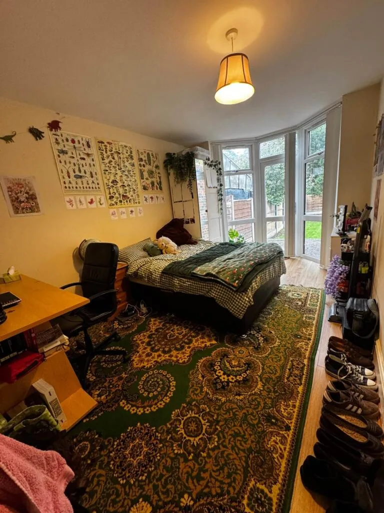 4 bedroom semi-detached house for rent