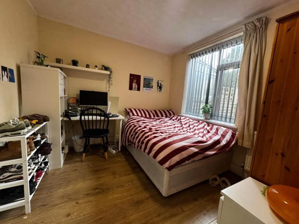 4 bedroom semi-detached house for rent