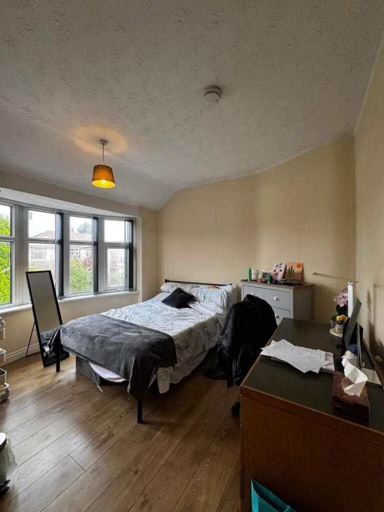 4 bedroom semi-detached house for rent