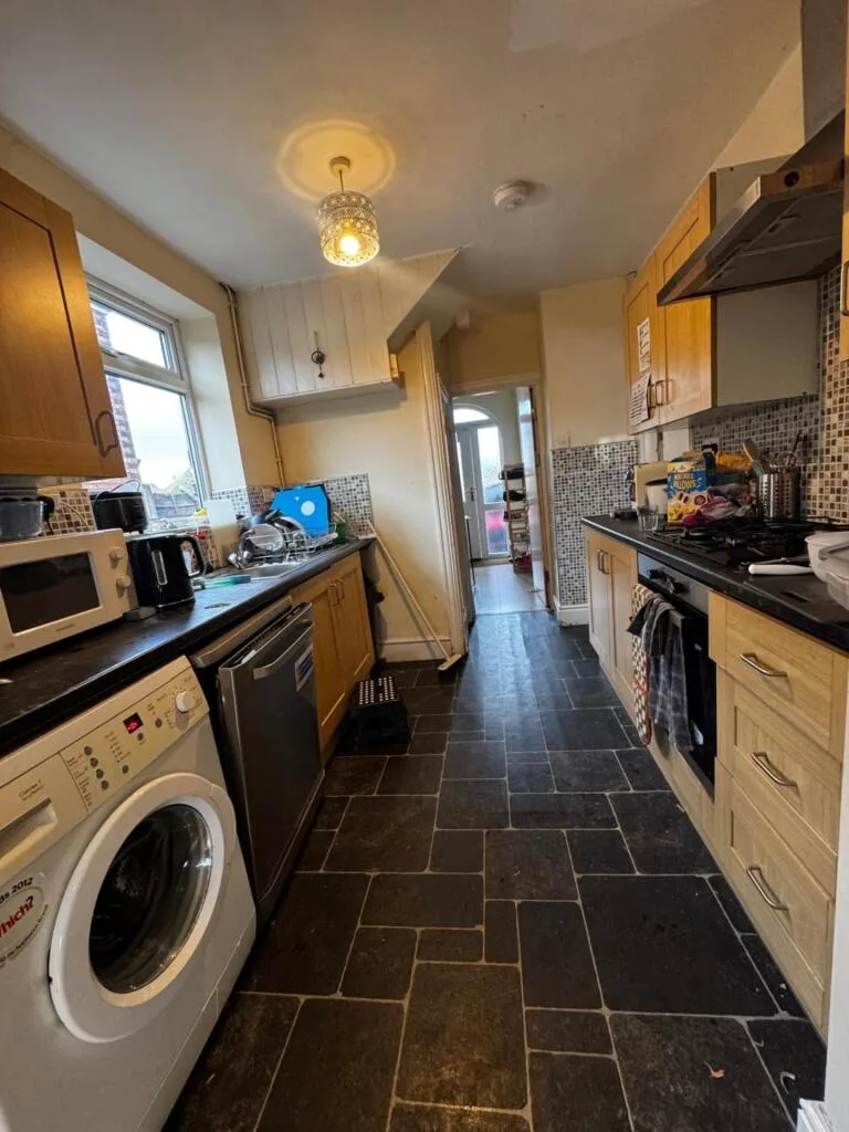 4 bedroom semi-detached house for rent