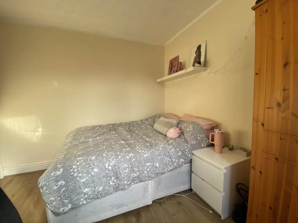 4 bedroom semi-detached house for rent