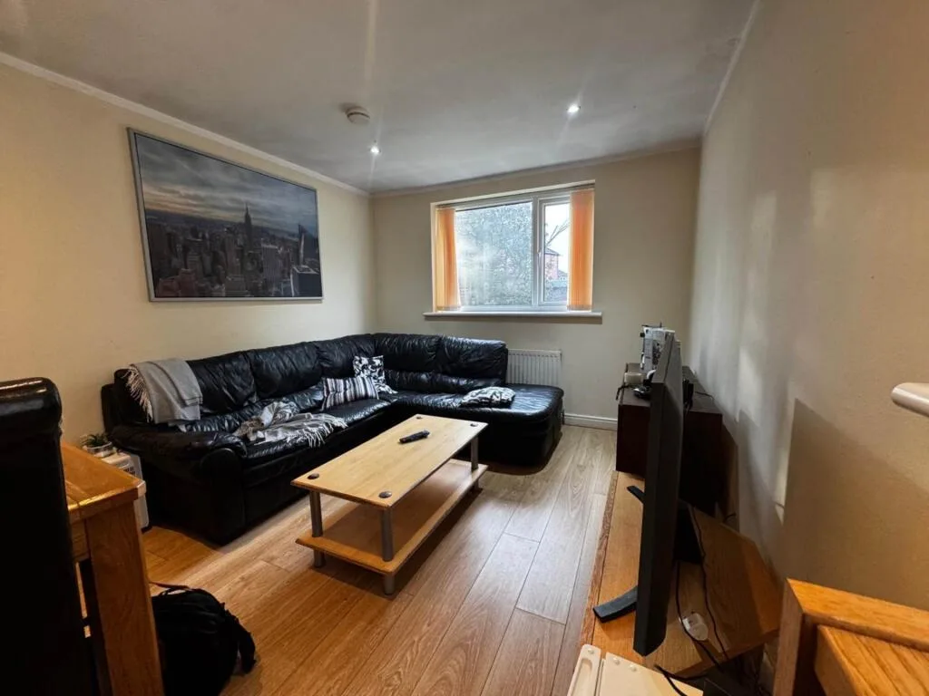 4 bedroom semi-detached house for rent