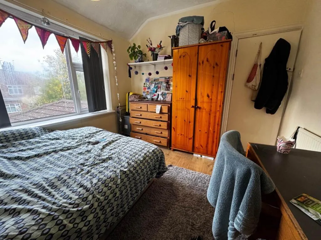 4 bedroom semi-detached house for rent