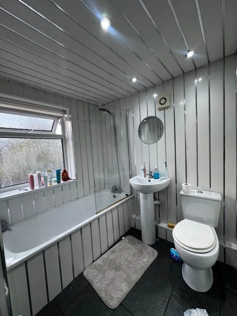 4 bedroom semi-detached house for rent