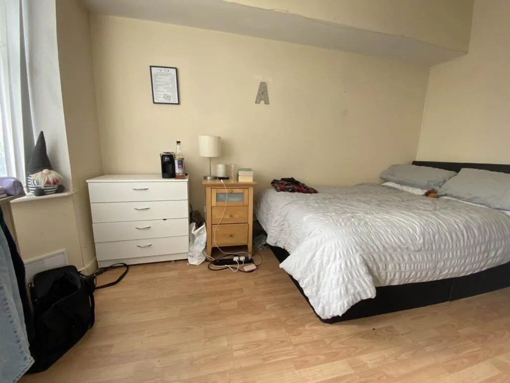 4 bedroom semi-detached house for rent