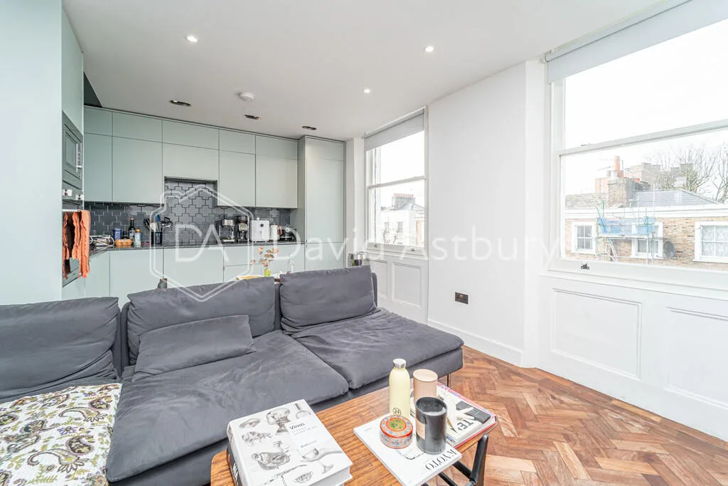 2 bedroom maisonette for rent