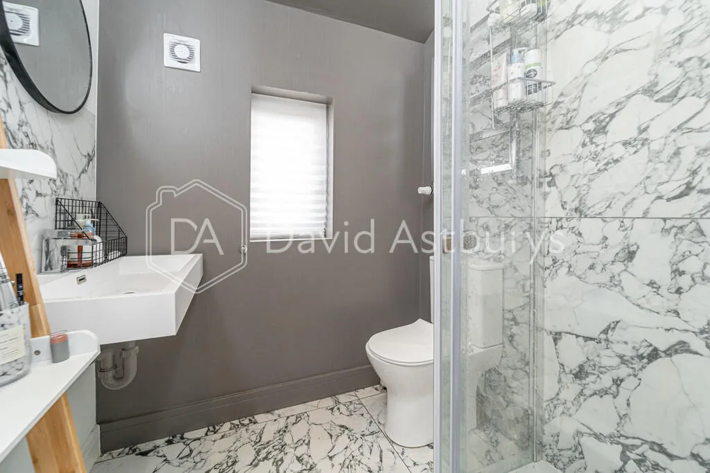 2 bedroom maisonette for rent