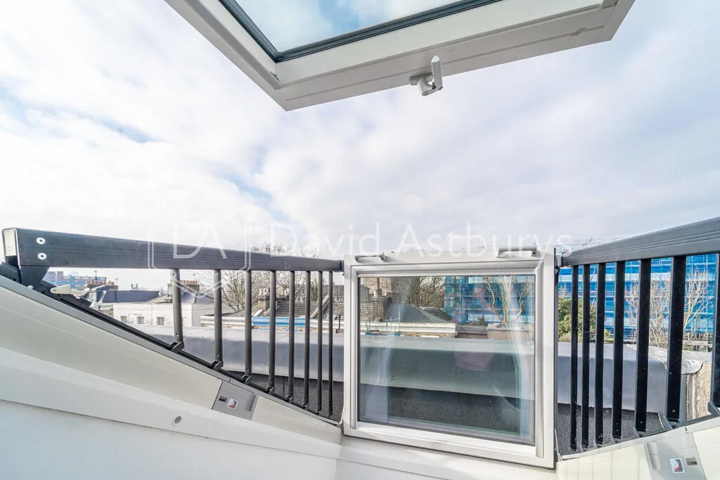 2 bedroom maisonette for rent