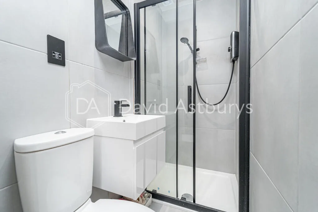 2 bedroom maisonette for rent