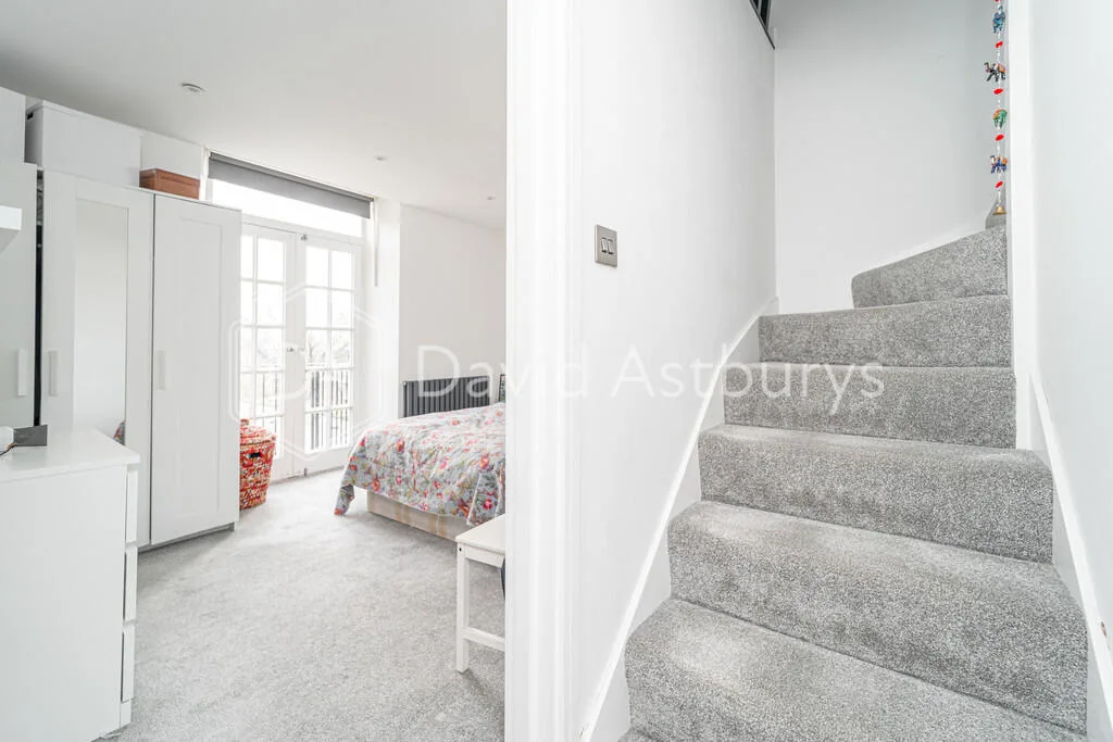 2 bedroom maisonette for rent