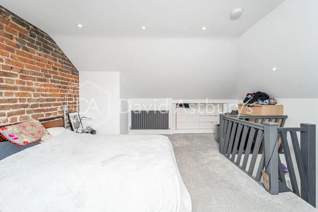 2 bedroom maisonette for rent