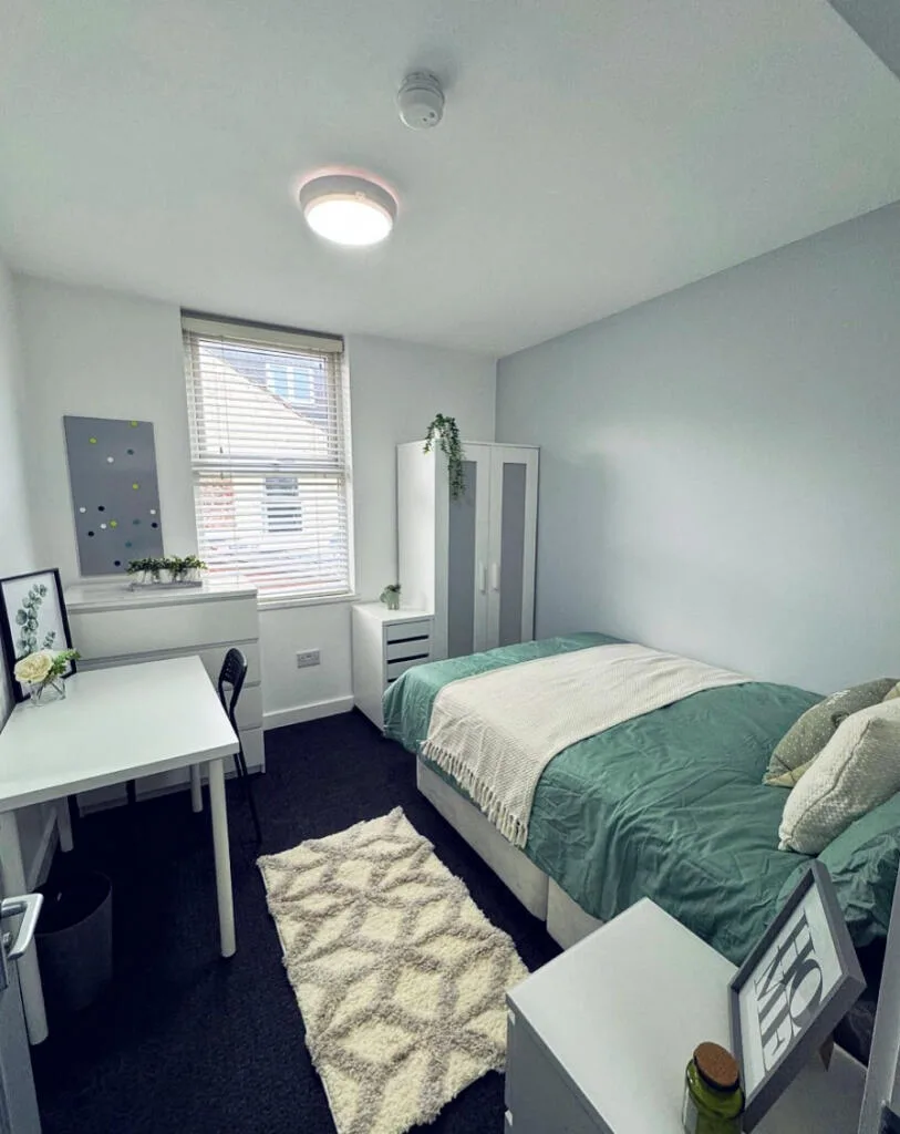 6 bedroom terraced house for rent