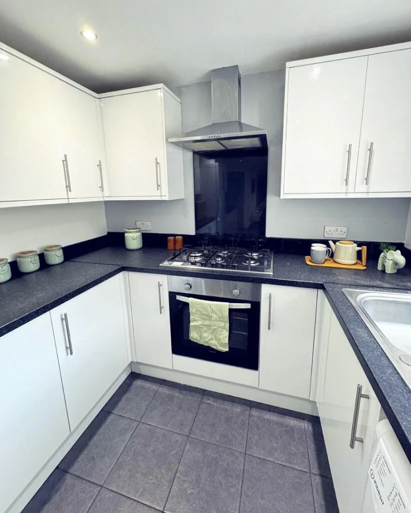 6 bedroom terraced house for rent